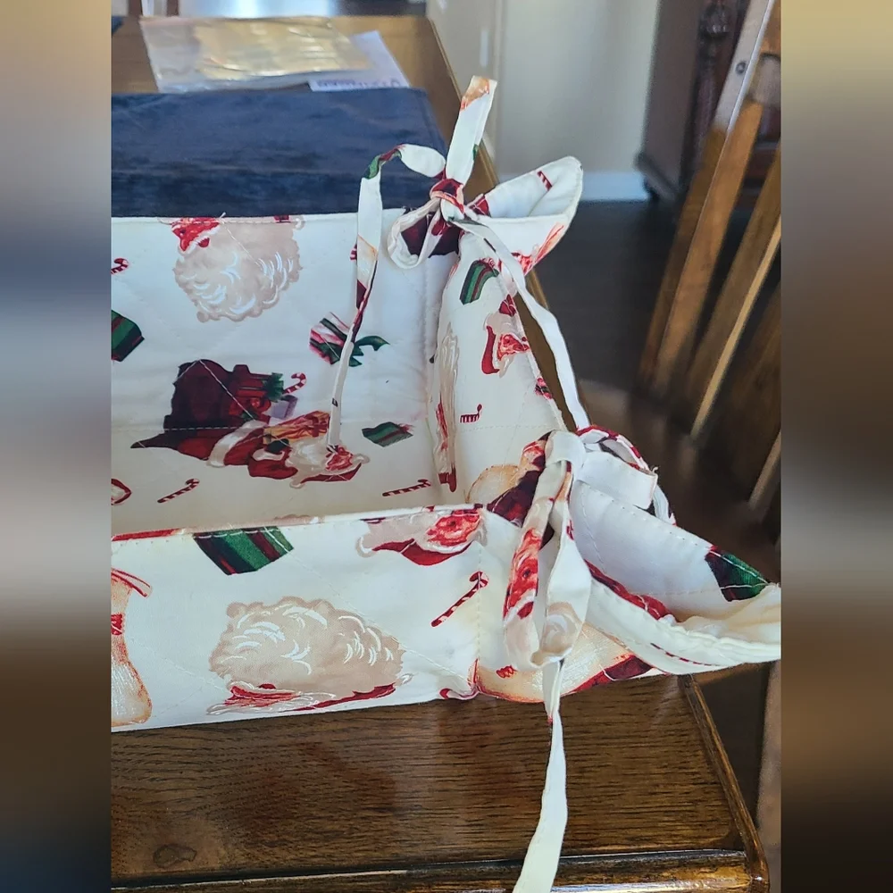 Casserole cozy with cute Santa design can hold 8